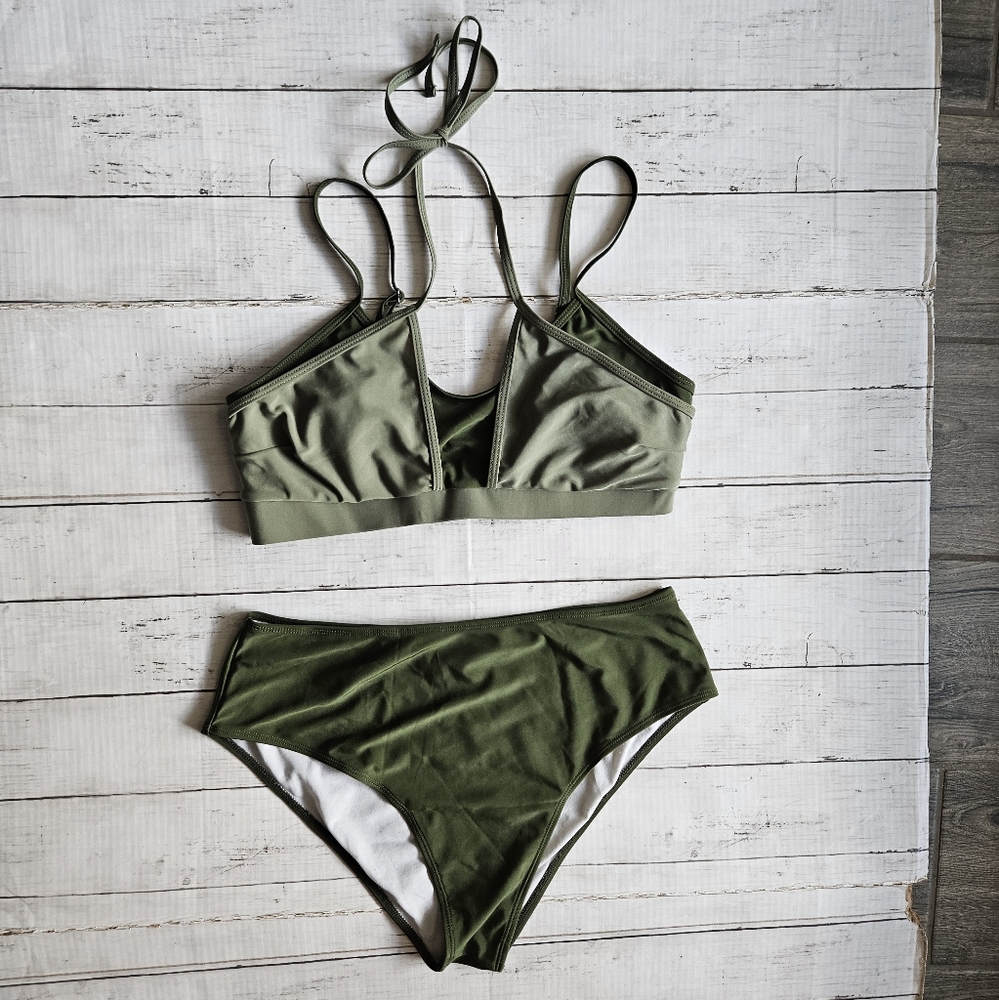 Green‎ 2 Piece Swimsuit Size 1XL